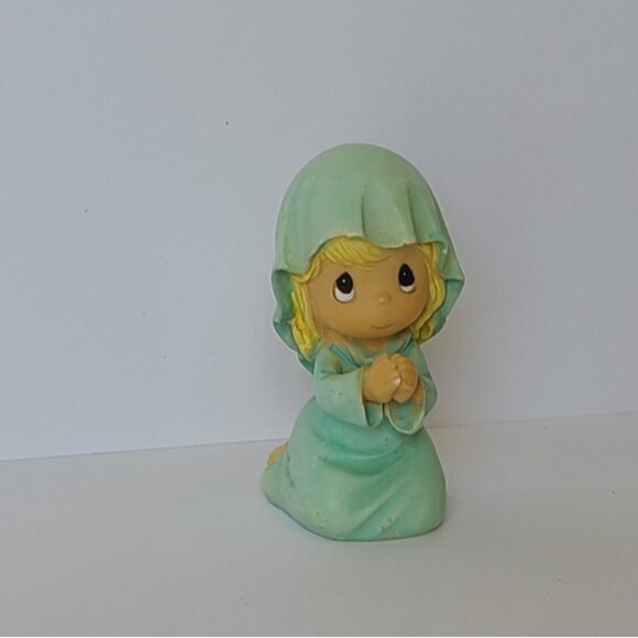 2001 Precious Moments Nativity Scene Mother Mary Miniature Collectible Figurine - Picture 3 of 10